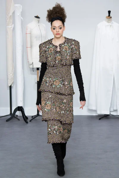 Look 11